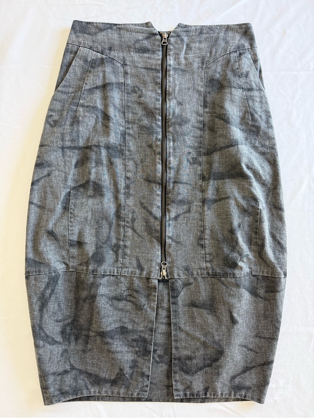 Maya Negri Gray Front-Zip Pencil Skirt - Picture 2 of 9